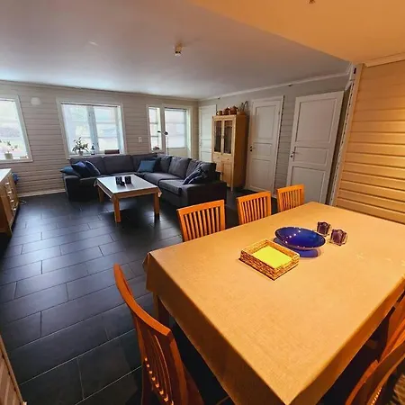 In Fjellstua 7 *